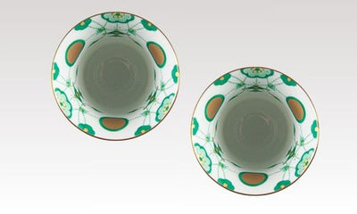 Sake glass (rim curving outward), Yoraku pattern (green)（1 set of 2 pieces）