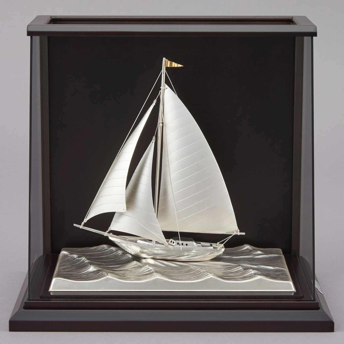 Silver yacht 5 Cutter Slope Case