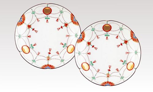 A pair of Plate for individual servings: Yoraku pattern with lavish red-rimmed sun disks