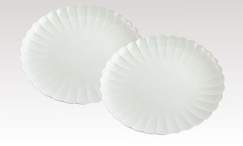 A pair of Serving dish　White porcelain, “Kikuwari” chrysanthemum split 24cm