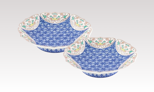 Dish with “kikyo” (Chinese bellflower) patterns on the rim, Iro-Nabeshima hemp leaf design（1 set of 2 pieces）