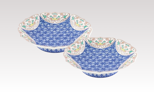 A pair  of Dish with “kikyo” (Chinese bellflower) patterns on the rim, Iro-Nabeshima hemp leaf design