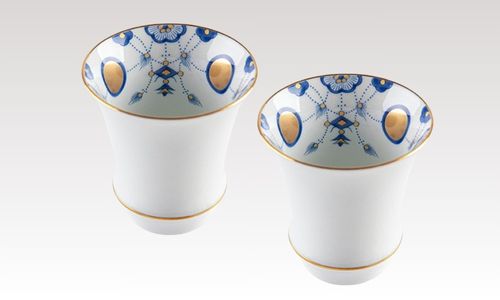 Sake glass (rim curving outward), Yoraku pattern (blue)（1 set of 2 pieces）