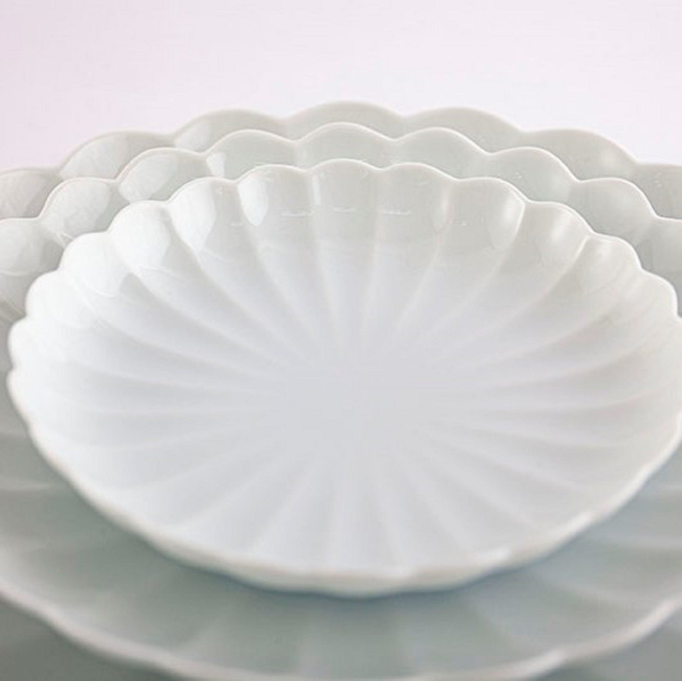 Serving dish　White porcelain, “Kikuwari” chrysanthemum split 24cm（1 set of 2 pieces）