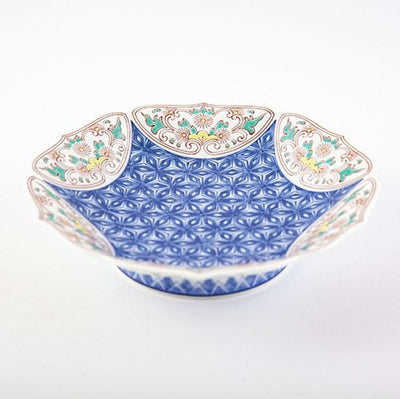 Dish with “kikyo” (Chinese bellflower) patterns on the rim, Iro-Nabeshima hemp leaf design（1 set of 2 pieces）