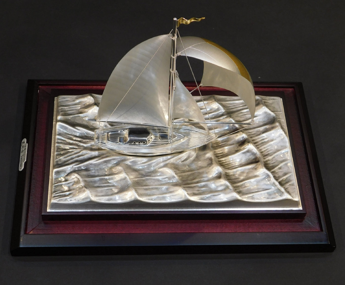 Silver yacht 5 full sail slope case