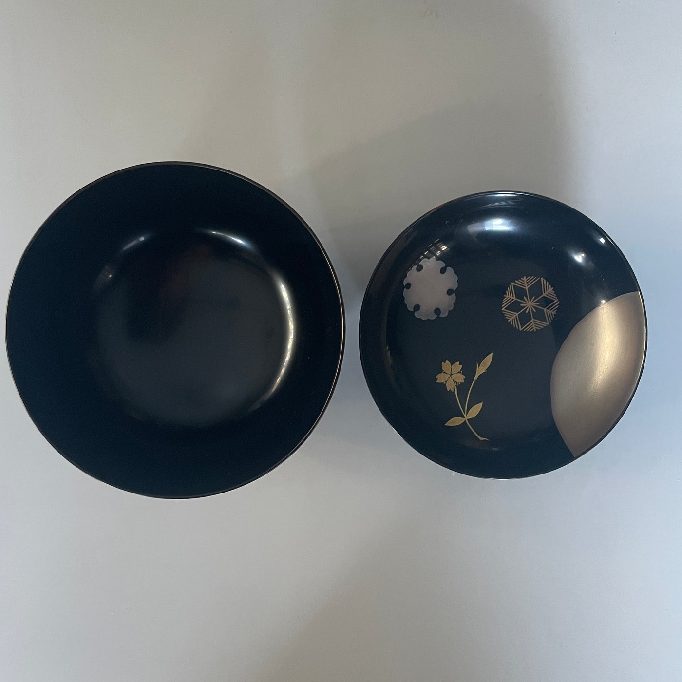 Suimono Wan  Sensuji  Tamenuri  Snow, Moon, and Flowers Lid Back Painting  1 pieces [Size: 11.5cm diameter, 6.0cm height]