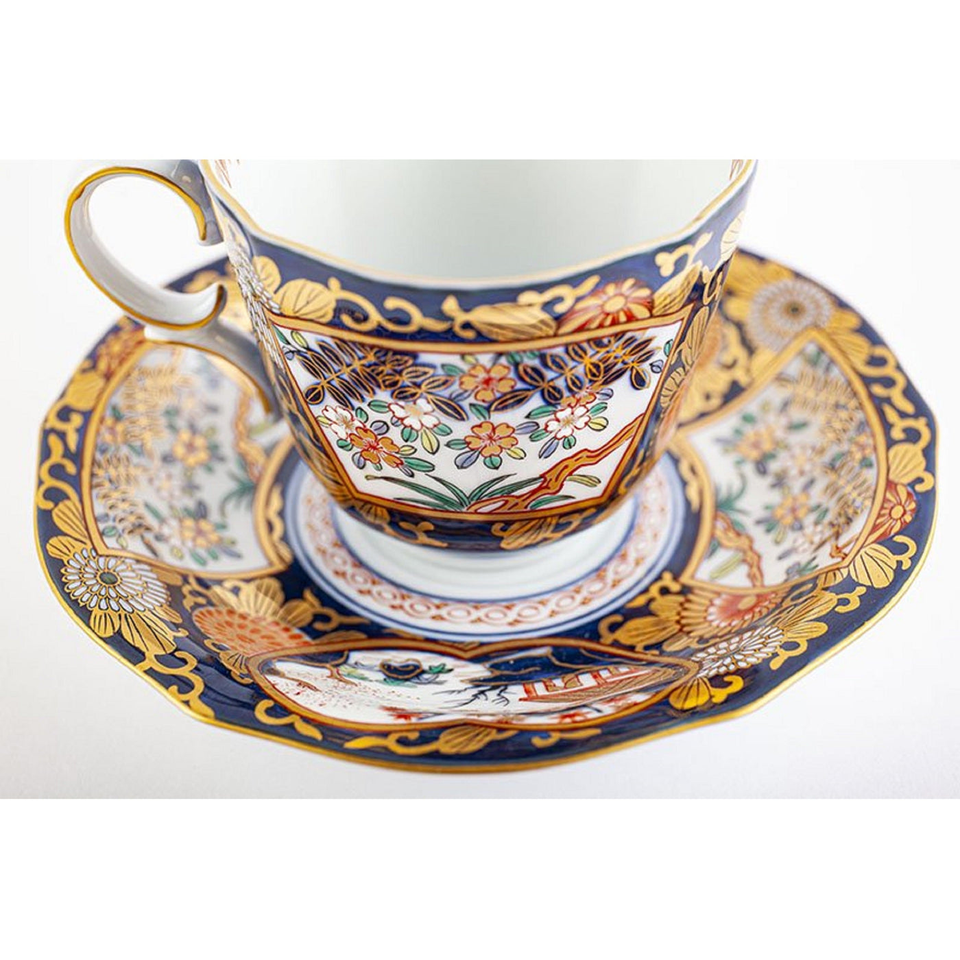 Coffee cup and saucer, Rinpa Ko-Imari style