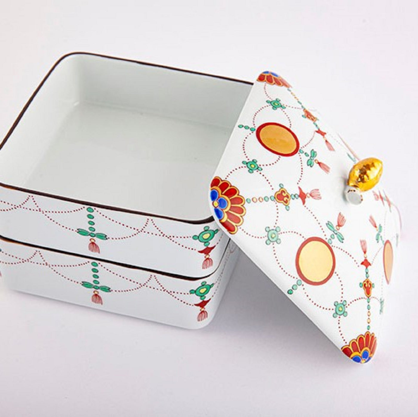 Rectangular two-tiered food box: Yoraku pattern with lavish red-rimmed sun disks